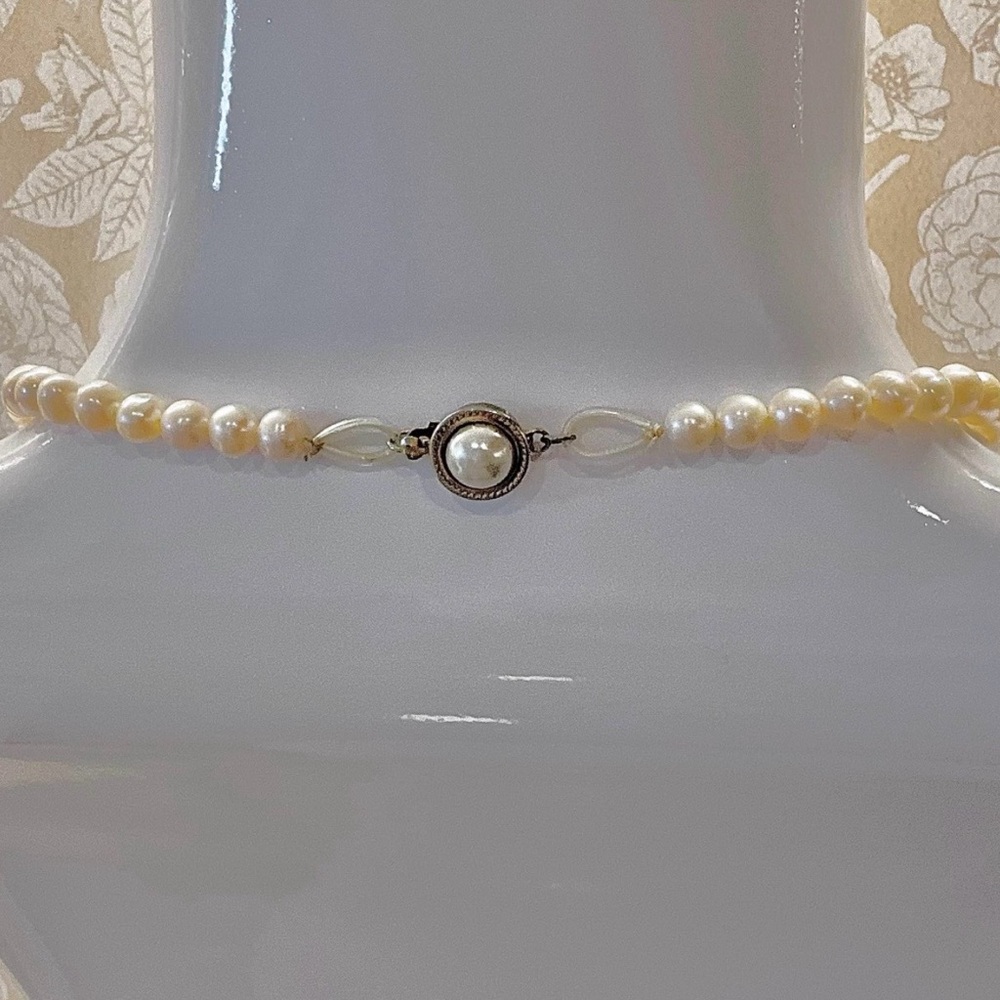 Classic Cream Pearl Necklace - Picture 4 of 4